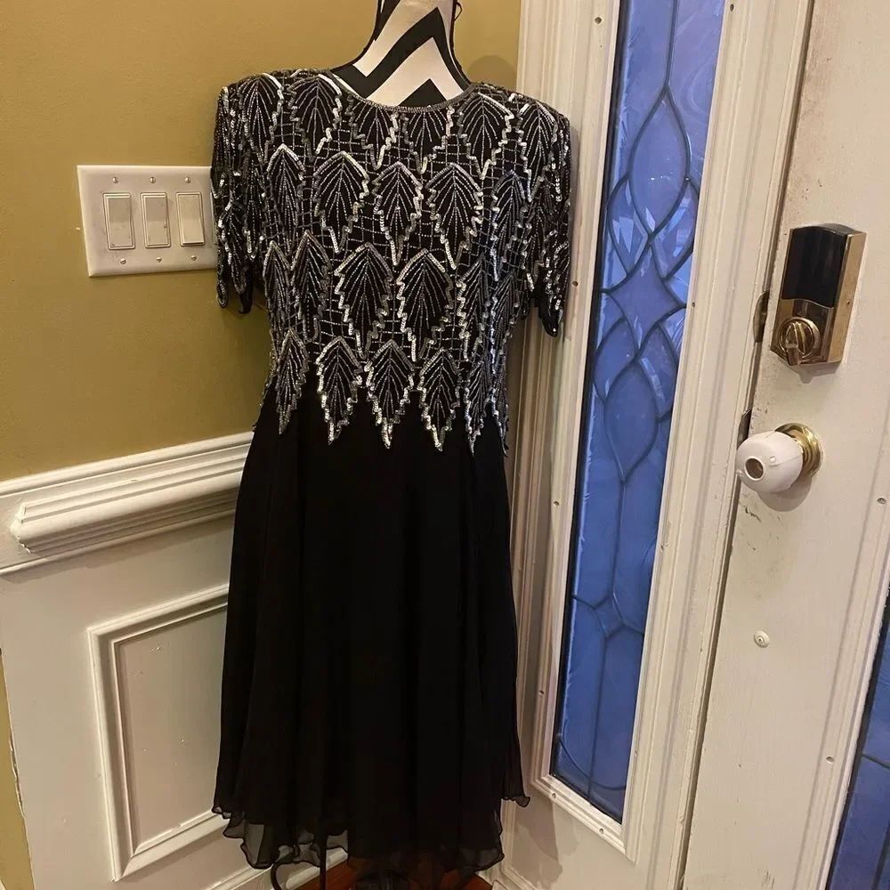 Laurence Kazar VTG Black 100%Silk Silver Sequin Leaf Beaded Cocktail Dress SZ PL